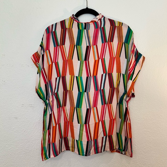Multicolor Geometric Pattern Blouse - Picture 4 of 4